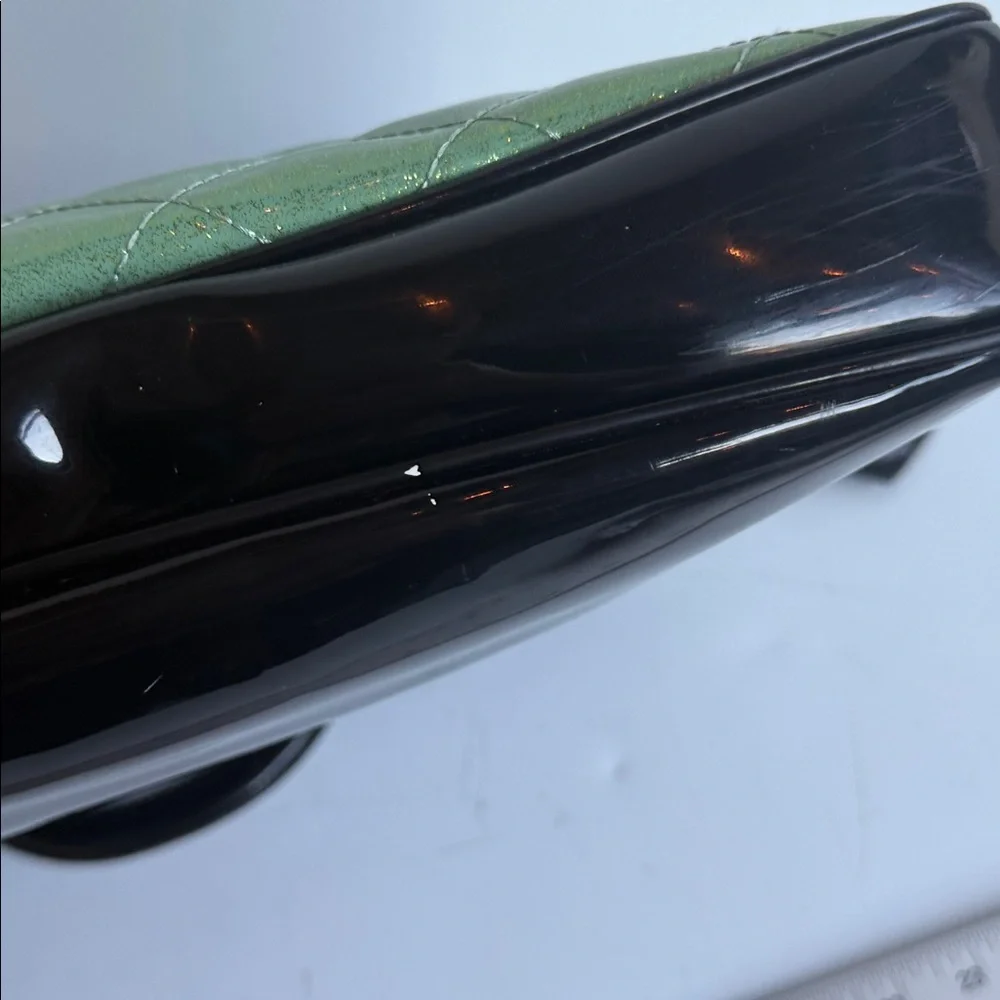 LUX DE VILLE LUCKY ME MESSENGER LAPTOP BAG SPARKLE GREEN PATENT LEATHER BLACK - Picture 7 of 15